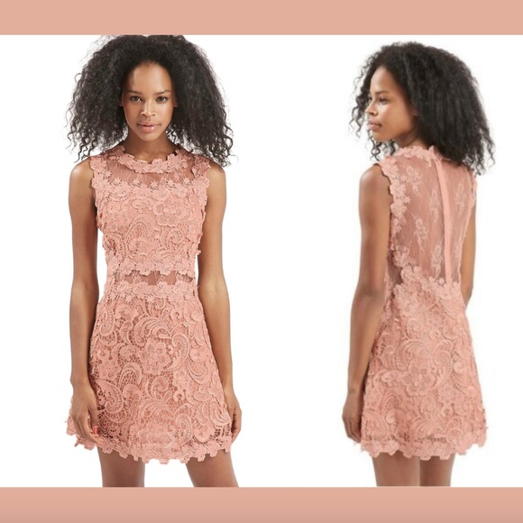 Topshop Dresses & Skirts - NEW $190 Topshop Scallop Lace Dress in Rose Pink